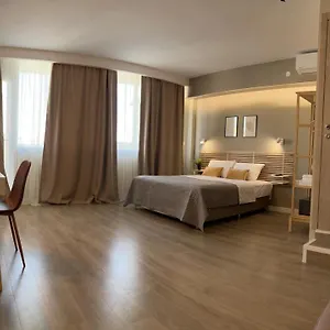 https://luxor-premium-suites.hotelschalkidiki.net
